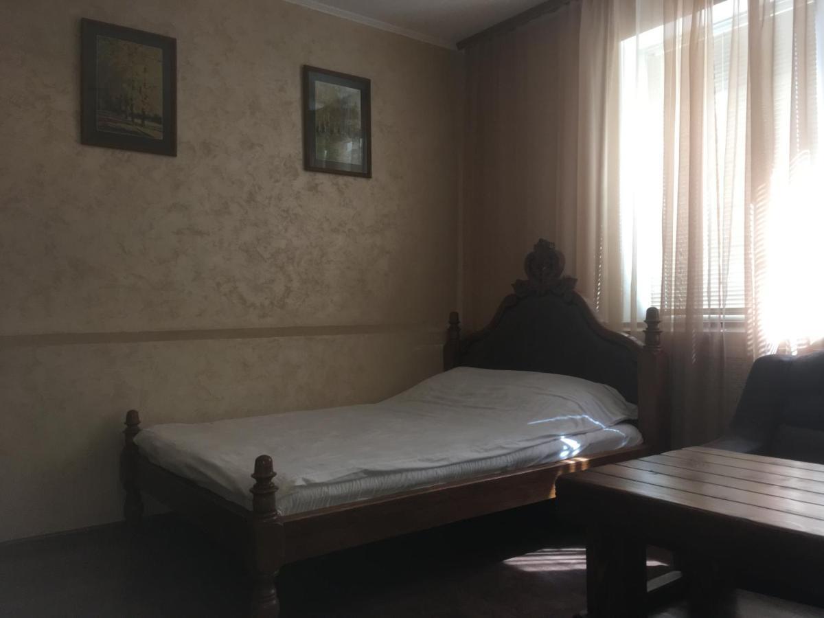 Міні-Готель Нептун Rivne Exterior photo